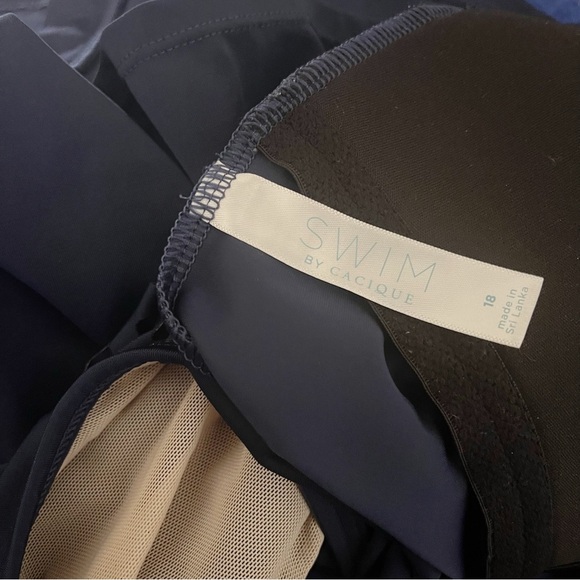 Lane Bryant Cacique Swim Top Women's Size 18 Navy Laser Cut Front Zip Sleeveless - Picture 6 of 7